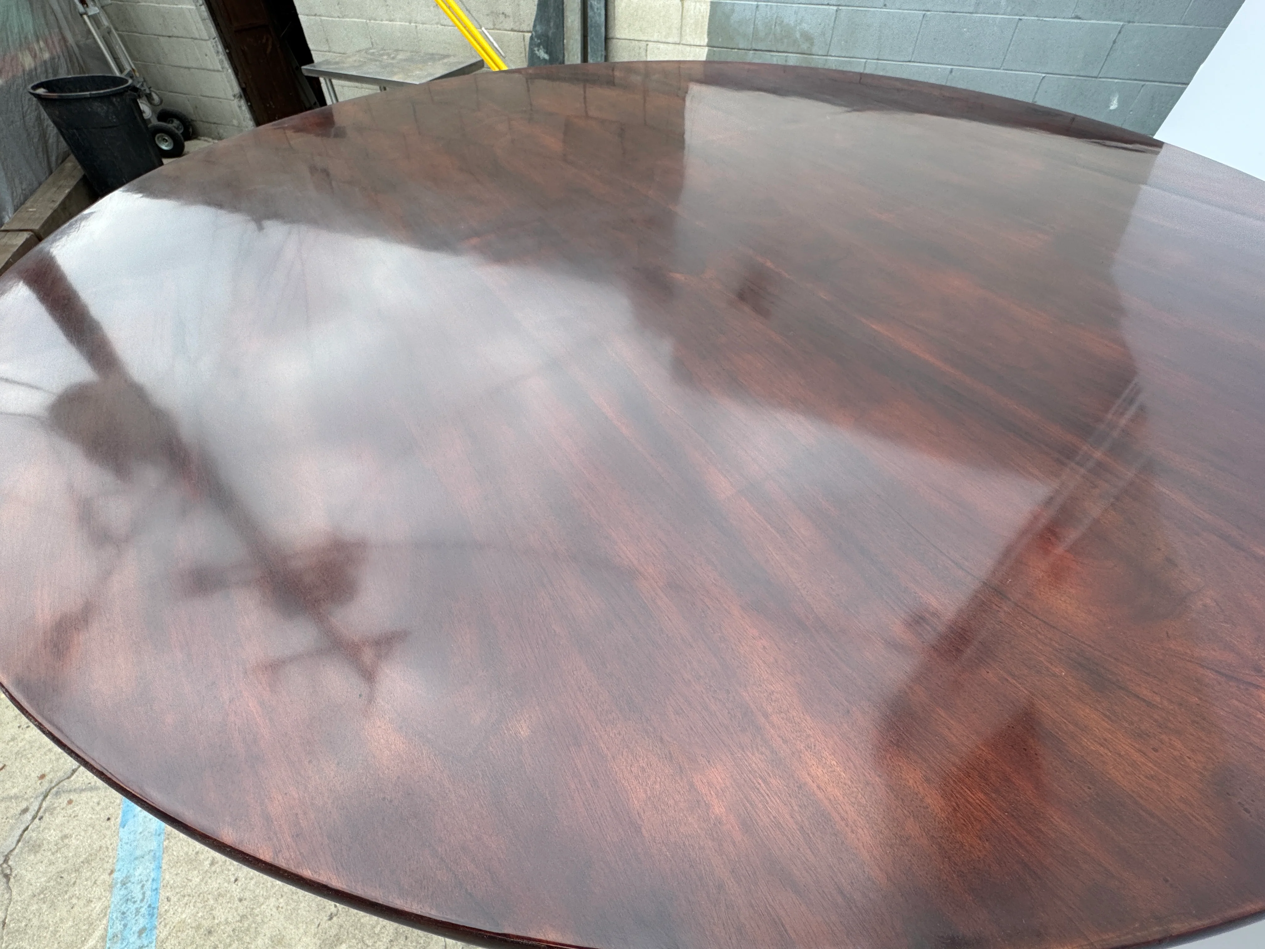 AF1-014:  ANTIQUE EARLY 20th CENTURY ENGLISH REGENCY STYLE MAHOGANY 60" DIAMETER DINING TABLE - Image 21