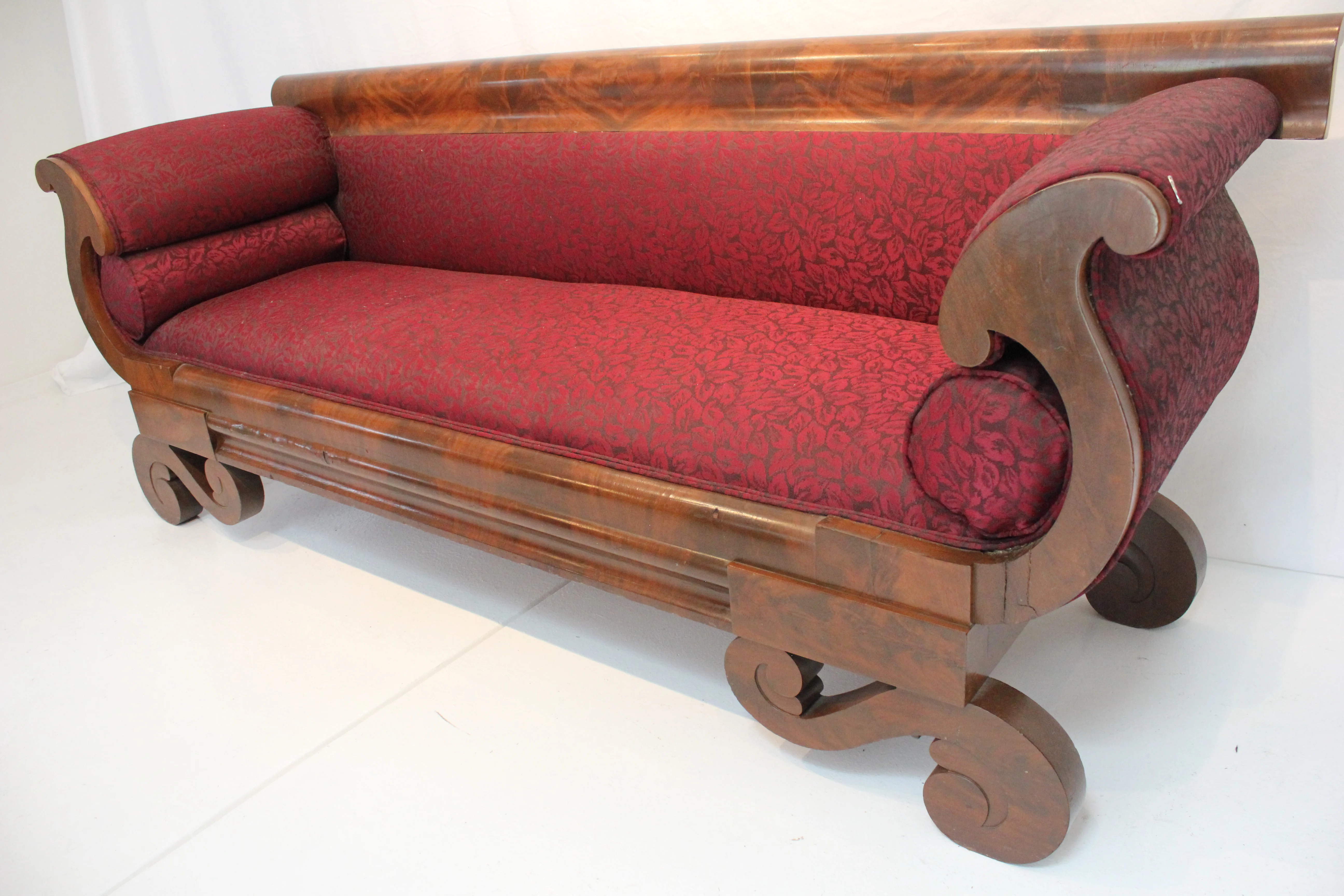 AF2-166: Antique C 1830's American Empire Mahogany Upholstered Sofa - Image 3