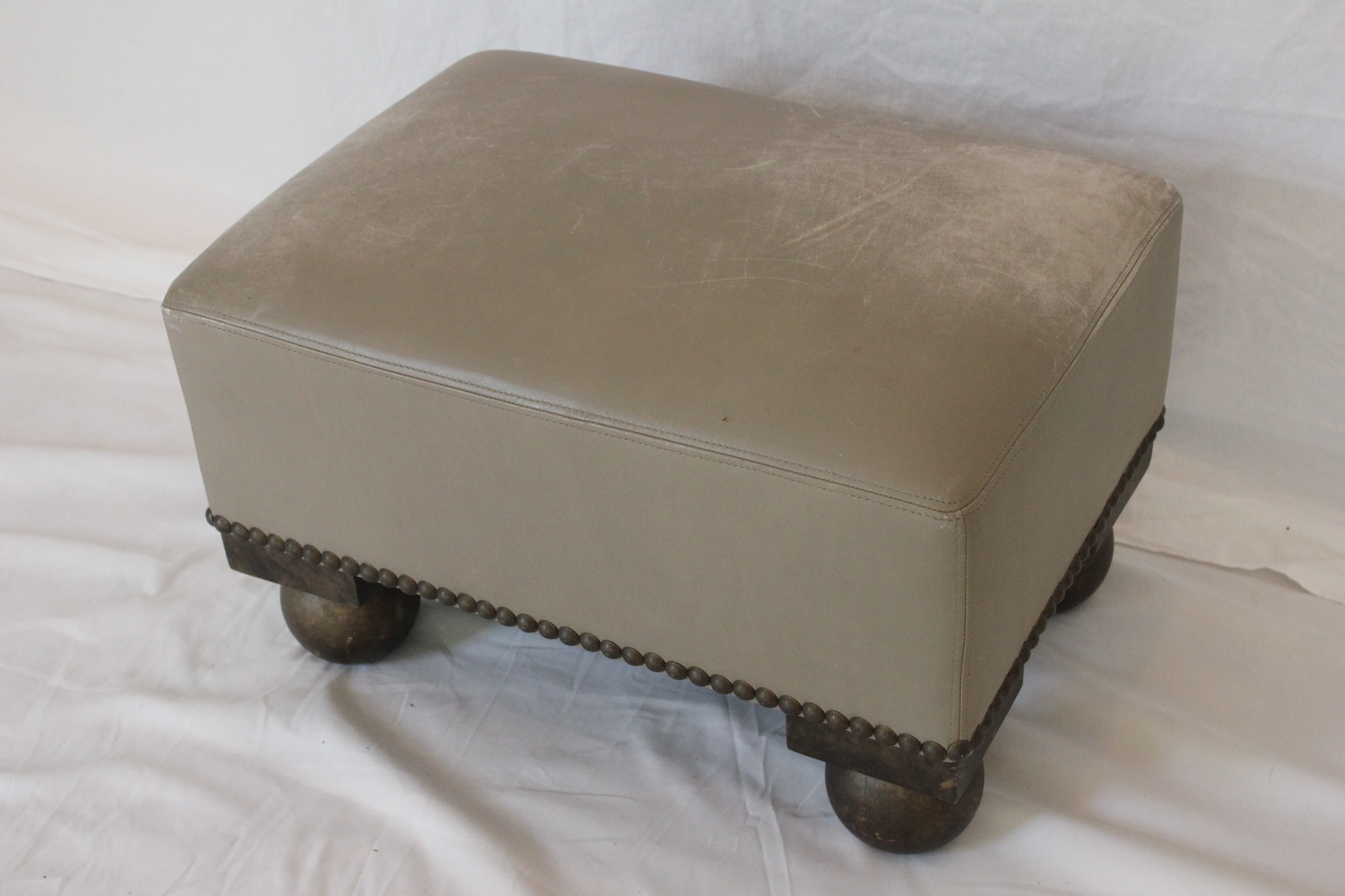 AF2-376: Vintage Late 20th Century Upholstered Leather Bench - Image 5