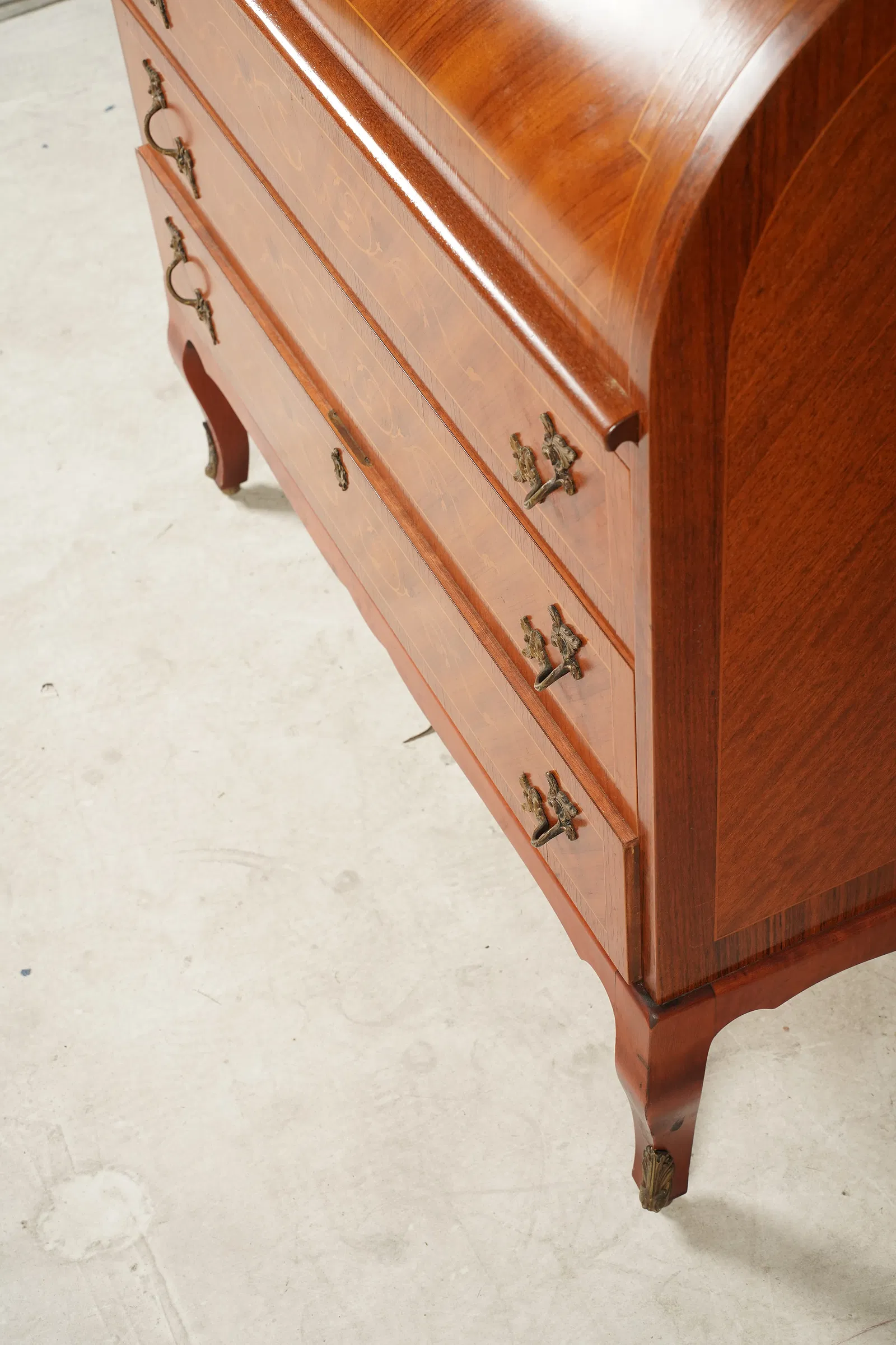 AF5-049: Fine French  Louis XV Style Parquetry and Marquetry Cylinder Desk - Image 8