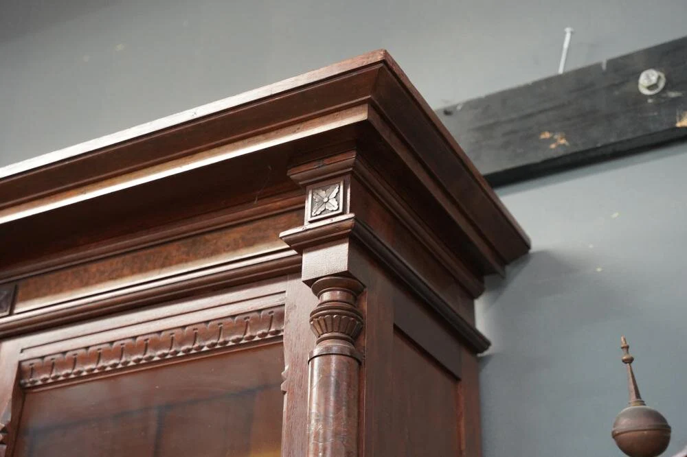 AF5-103: ANTIQUE C. 1880'S AMERICAN EASTLAKE WALNUT CYLINDER SECRETARY BOOKCASE - Image 4