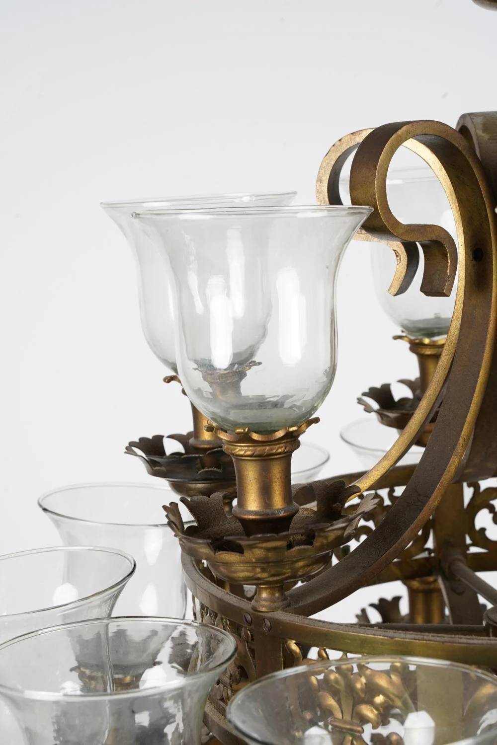 AL1-002: GOTHIC REVIVAL STYLE CHANDELIER - Image 4